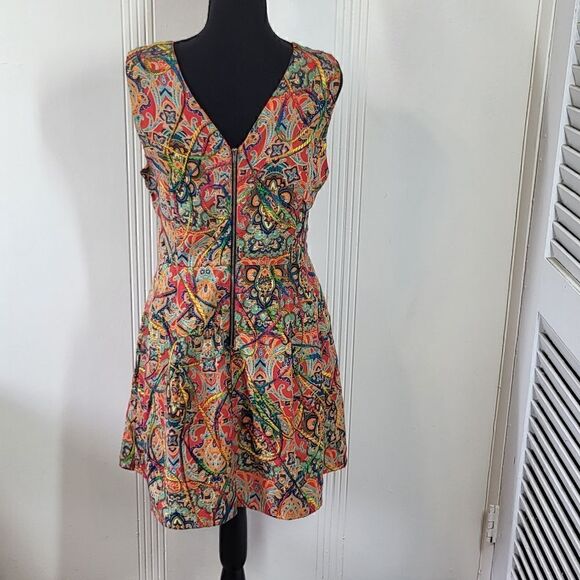 Beautifully Cut Out Dress - Picture 4 of 11